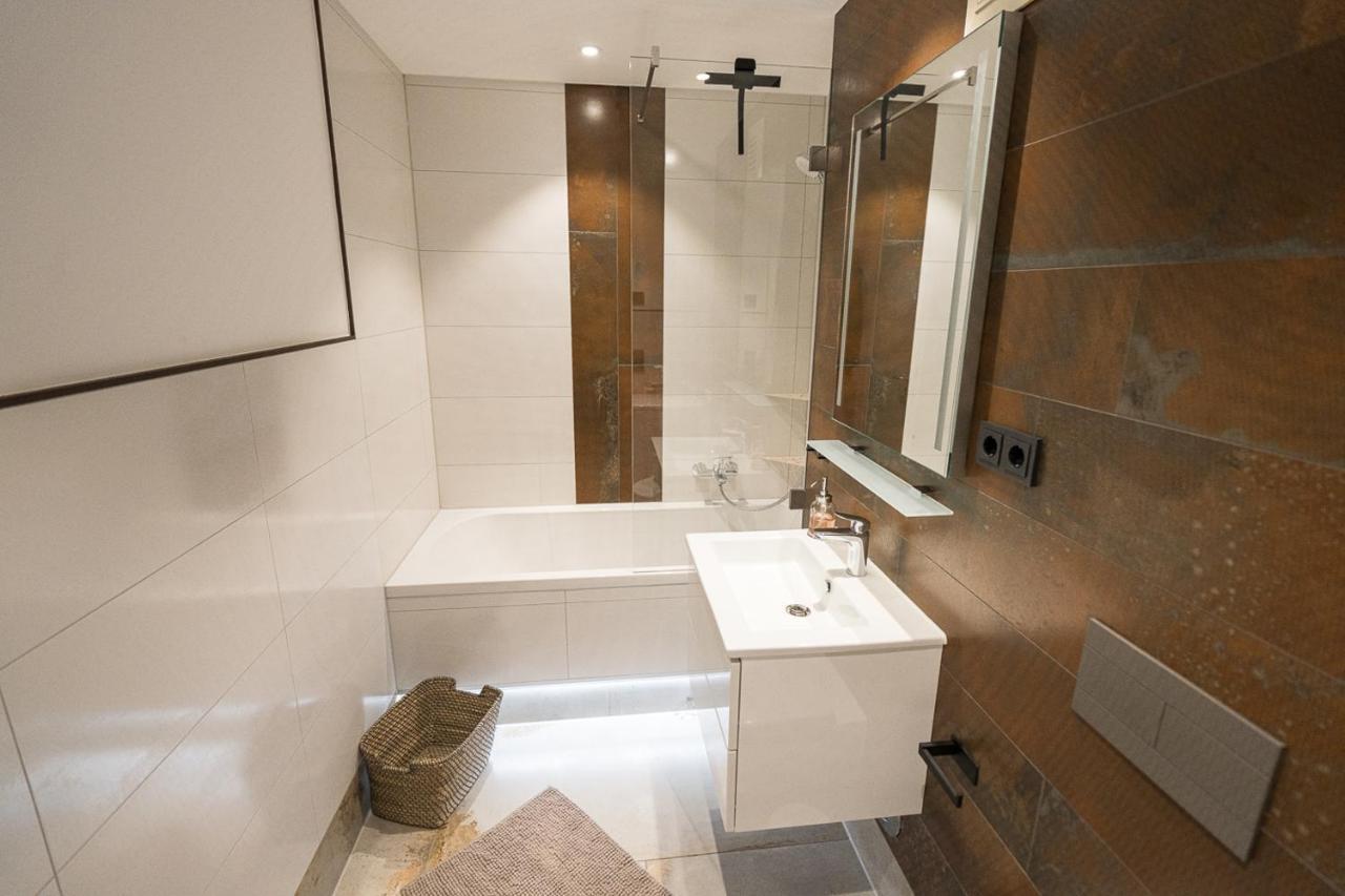 Stylisches Apartment Im Herzen Von Dresden + Parkplatz + Netflix + Self Check-In Exterior photo